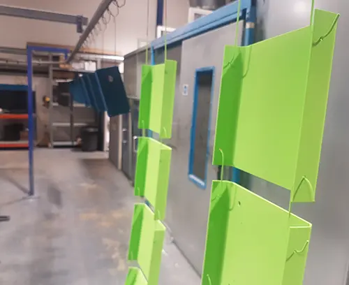 Eigene Pulverlackieranlage