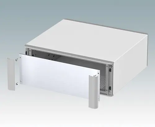 Steckbare Front-Design-Blenden verbergen die Befestigungsschrauben am Gehäuse und an der Frontplatte