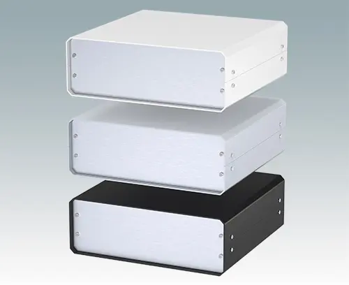 Standardfarben: Verkehrsweiß RAL 9016, Lichtgrau RAL 7035 und Schwarz RAL 9005